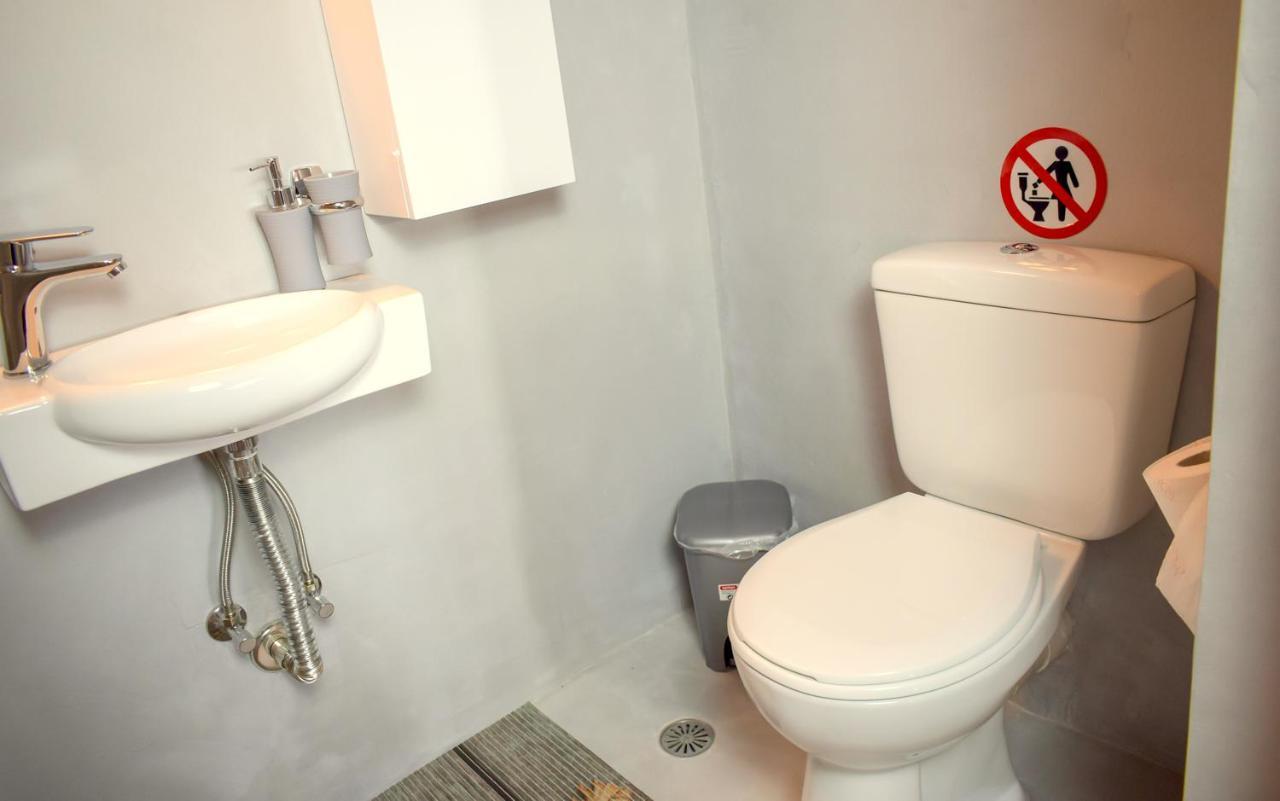 Augoustinos - Sea Side Luxury Apartments Artemida  Dış mekan fotoğraf
